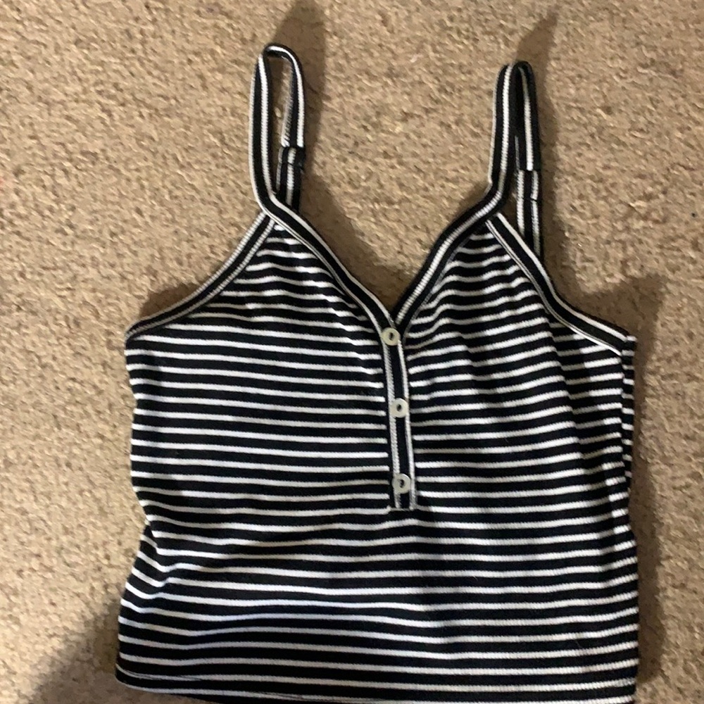 Hearts and hips top